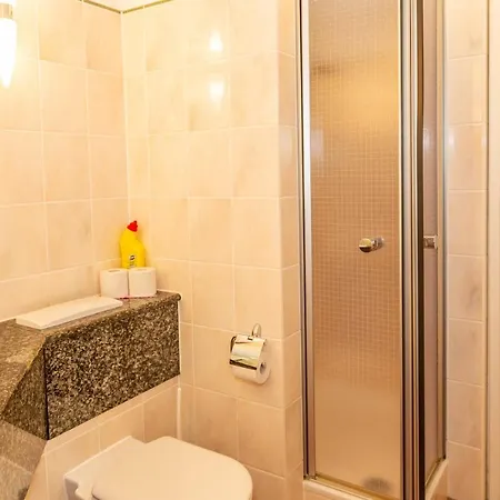 Kranich - Mit Terrasse Dewichow