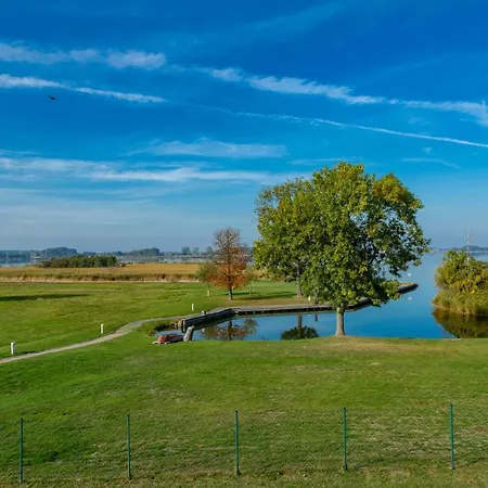 Kranich - Mit Terrasse * Dewichow